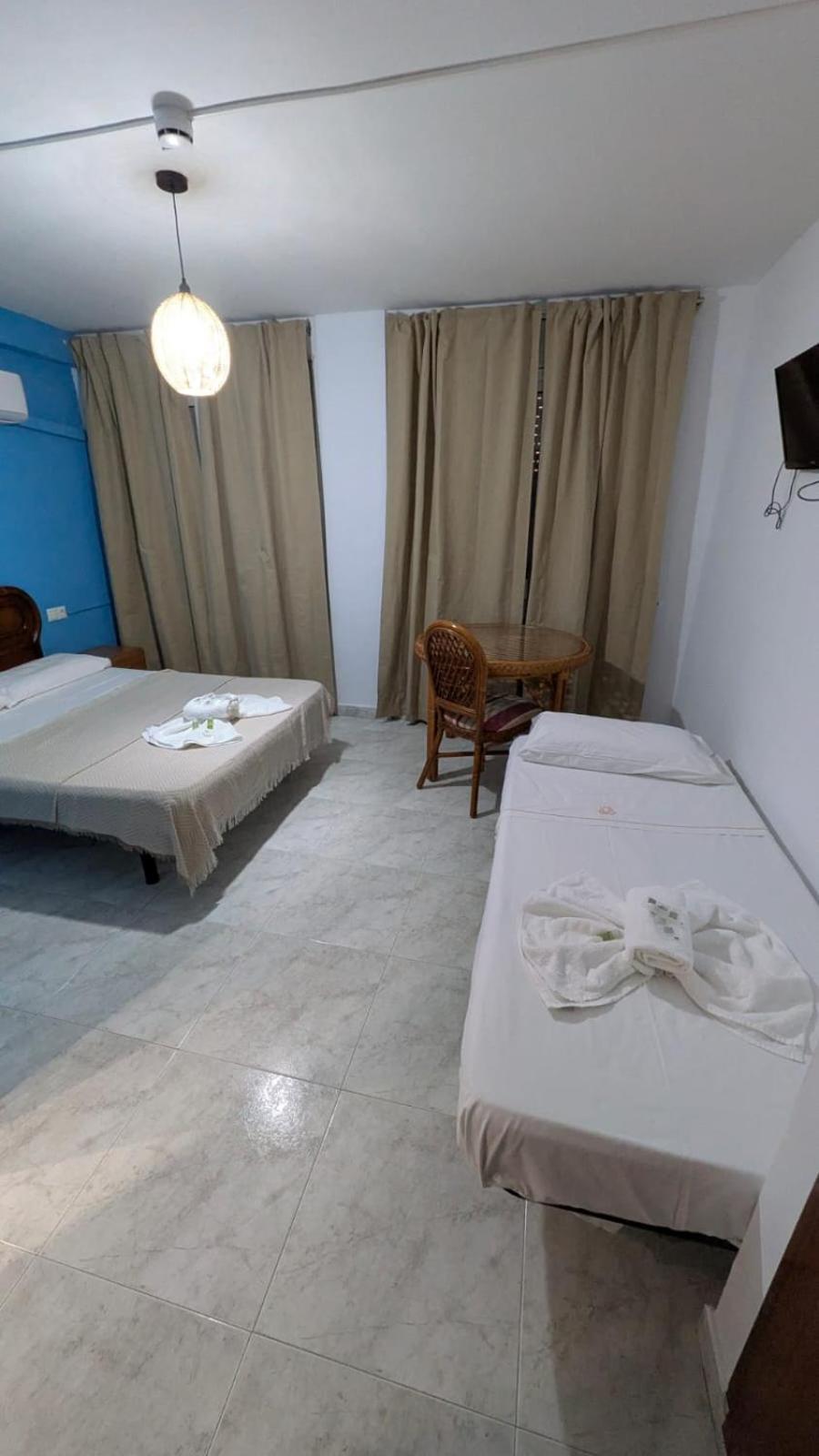 Hostal Europa Tarragona Exterior photo