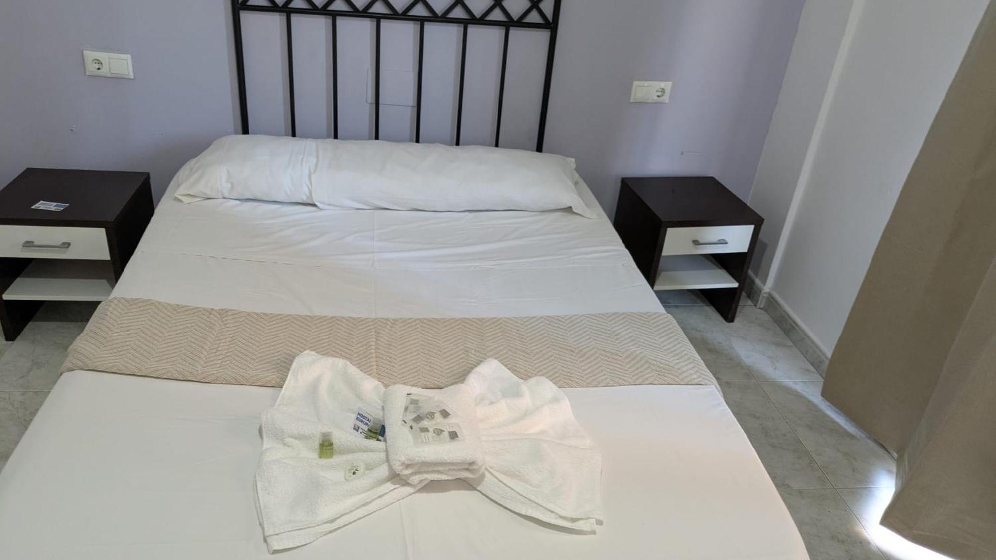 Hostal Europa Tarragona Exterior photo